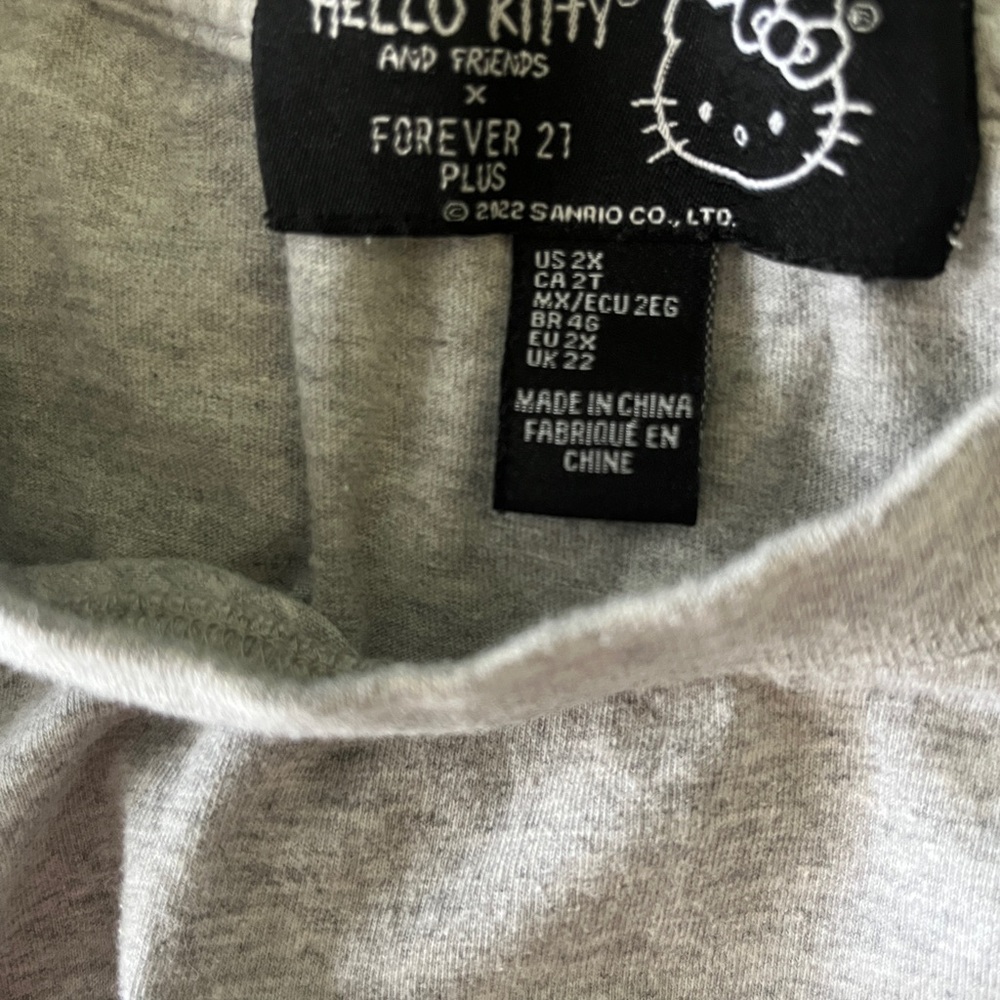 Women’s Hello Kitty - Picture 3 of 4